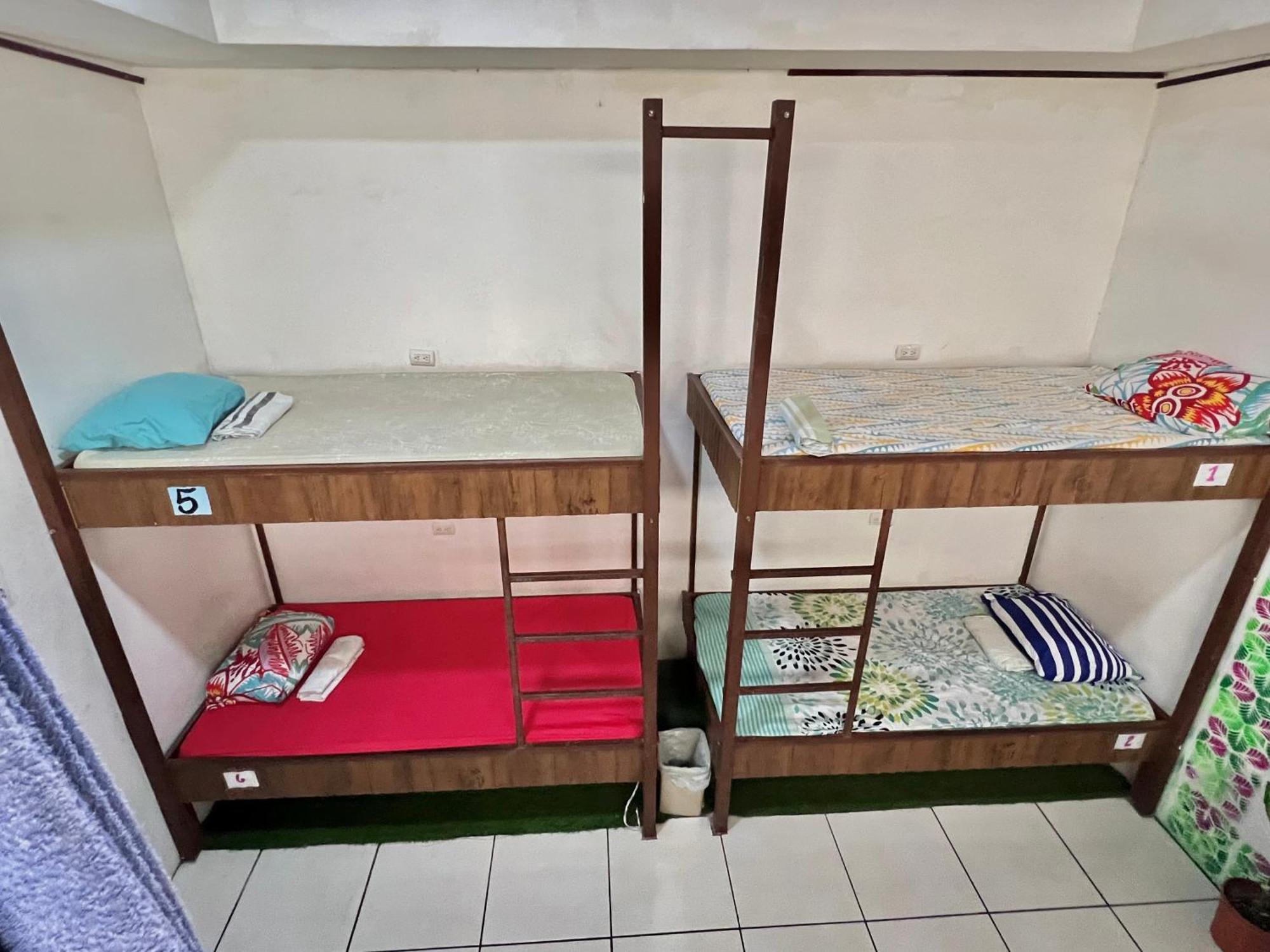 Cheap Hostel Quepos Buitenkant foto