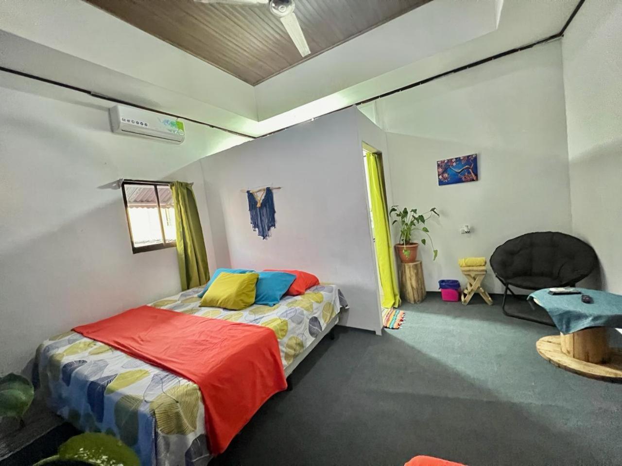Cheap Hostel Quepos Buitenkant foto